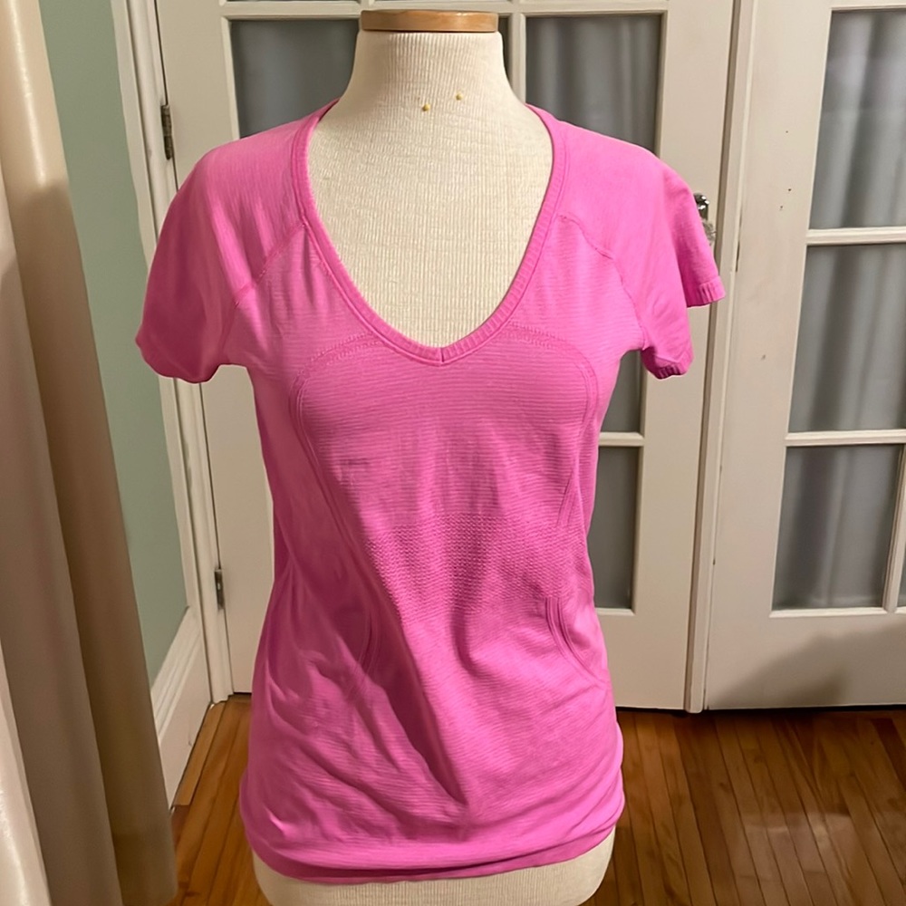 Lululemon swiftly s/s top. Size 8. Pretty in pink.